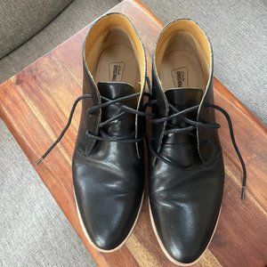 Clark's Orignial Phenia Black Leather Desert Boots - Lightly Worn